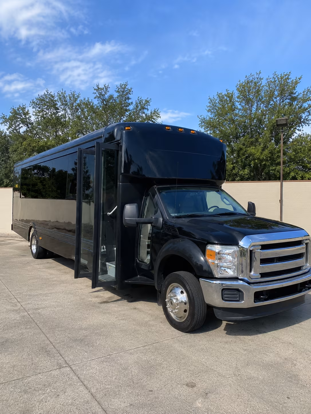 oklahoma city 20 passenger party bus